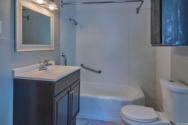 439 E Mitchell St, San Antonio, TX 78210