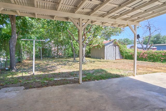 439 E Mitchell St, San Antonio, TX 78210