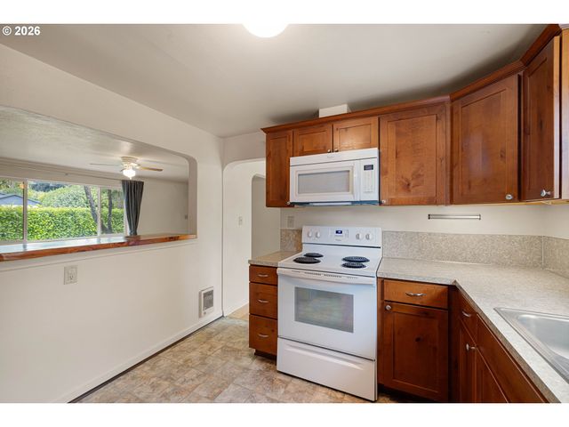 1010 N PARK Ave, Eugene, OR 97404