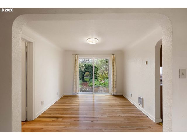 1010 N PARK Ave, Eugene, OR 97404