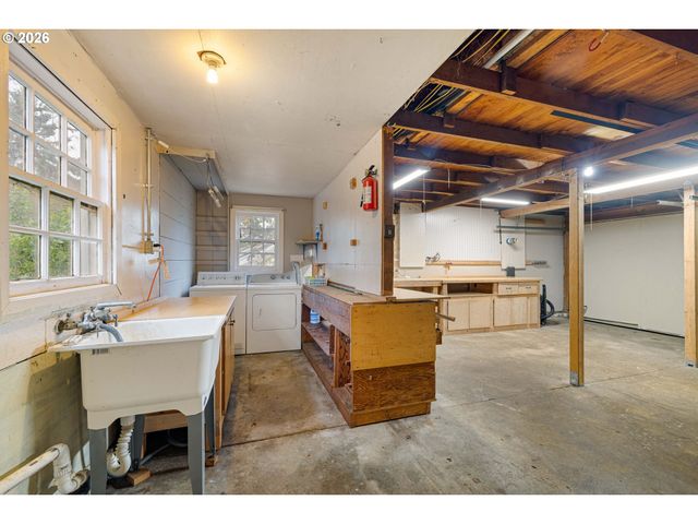 1010 N PARK Ave, Eugene, OR 97404