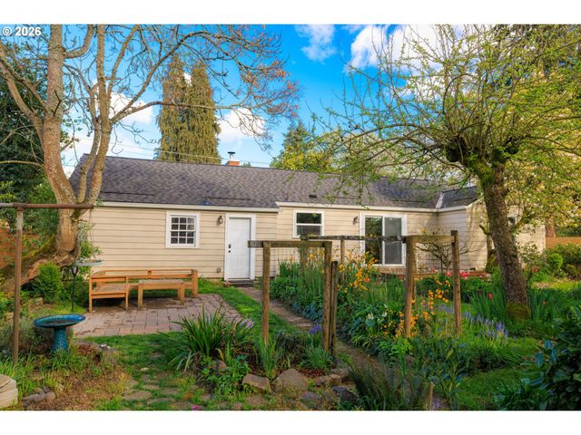 1010 N PARK Ave, Eugene, OR 97404