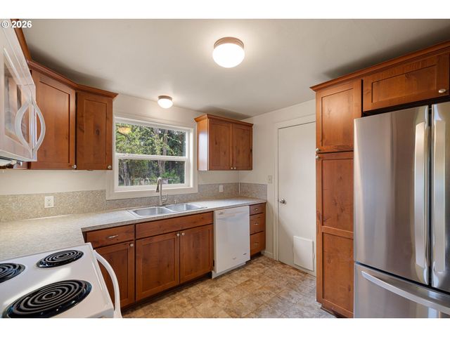 1010 N PARK Ave, Eugene, OR 97404