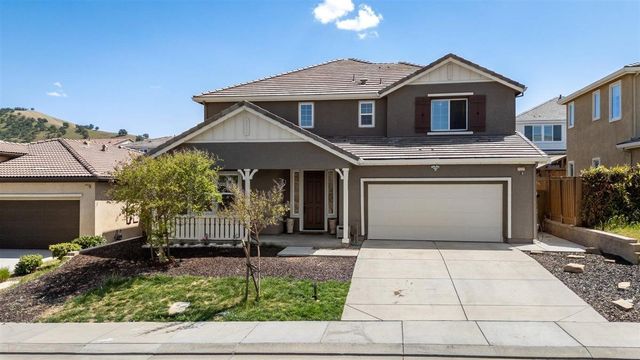 21232 Grapevine Dr, Patterson, CA 95363