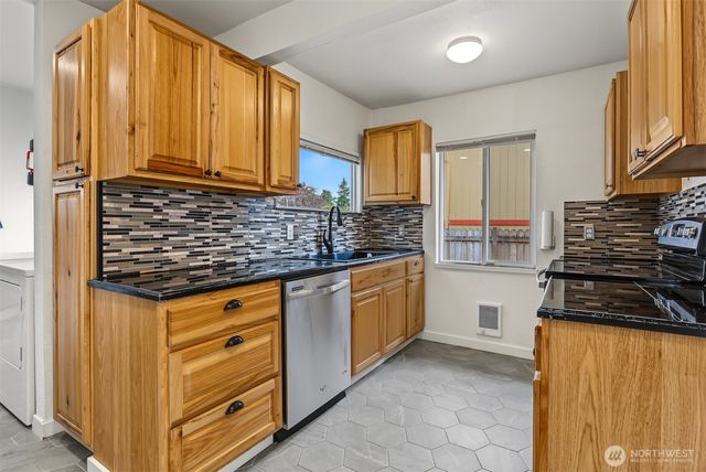 7401 S I Street, Tacoma, WA 98408