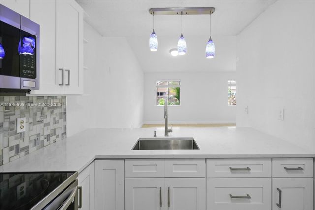 6322 Royal Woods Drive, Fort Myers, FL 33908