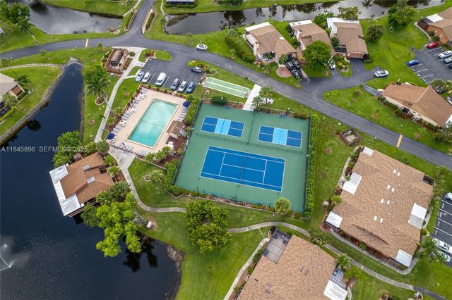 6322 Royal Woods Drive, Fort Myers, FL 33908