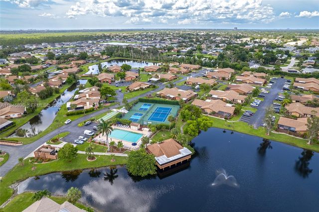 6322 Royal Woods Drive, Fort Myers, FL 33908
