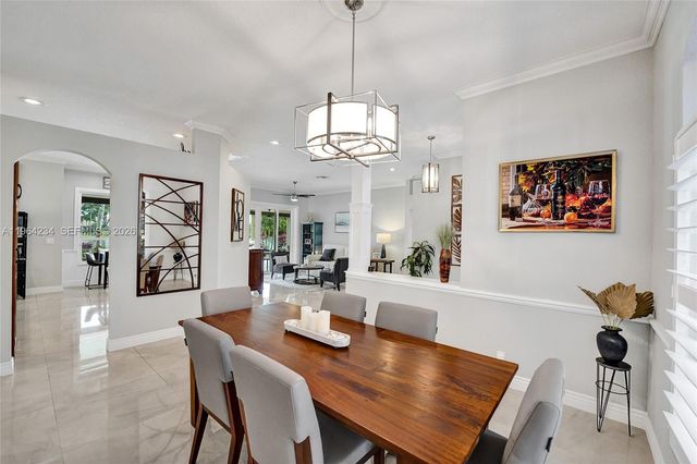 6686 SW 166th Dr, Pembroke Pines, FL 33331