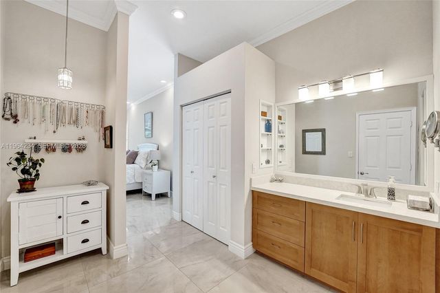 6686 SW 166th Dr, Pembroke Pines, FL 33331