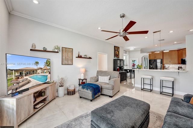 6686 SW 166th Dr, Pembroke Pines, FL 33331