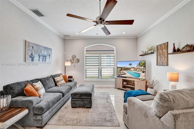 6686 SW 166th Dr, Pembroke Pines, FL 33331