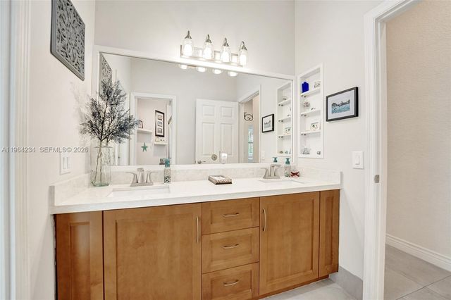 6686 SW 166th Dr, Pembroke Pines, FL 33331