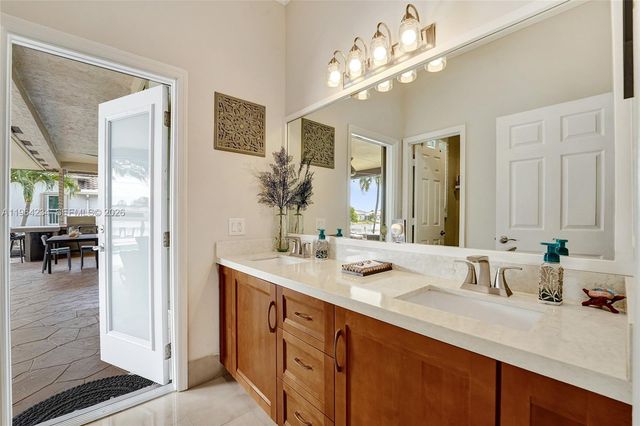 6686 SW 166th Dr, Pembroke Pines, FL 33331