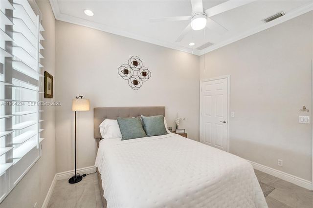 6686 SW 166th Dr, Pembroke Pines, FL 33331