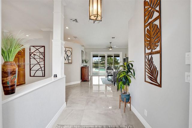 6686 SW 166th Dr, Pembroke Pines, FL 33331