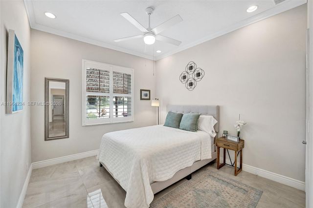 6686 SW 166th Dr, Pembroke Pines, FL 33331