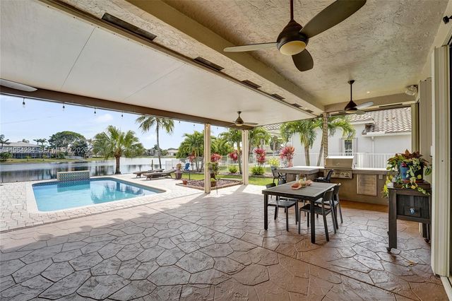 6686 SW 166th Dr, Pembroke Pines, FL 33331