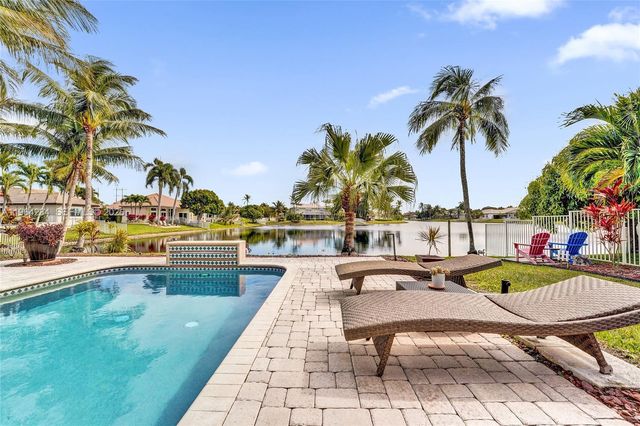 6686 SW 166th Dr, Pembroke Pines, FL 33331