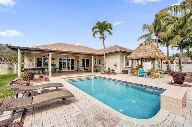 6686 SW 166th Dr, Pembroke Pines, FL 33331