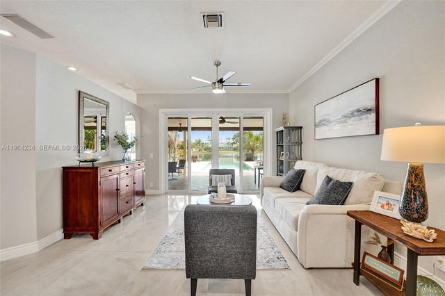 6686 SW 166th Dr, Pembroke Pines, FL 33331