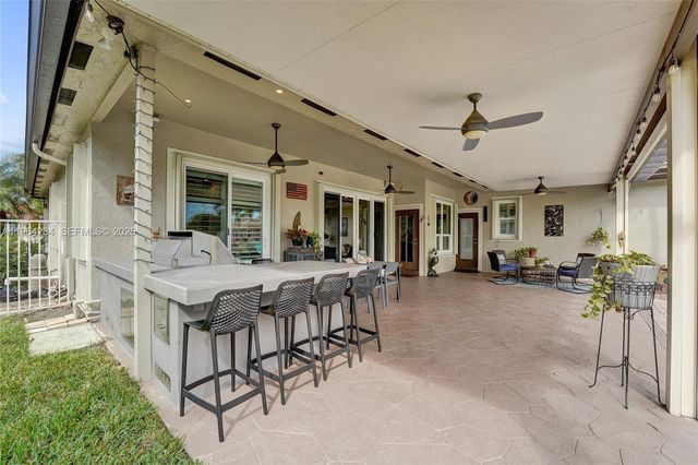 6686 SW 166th Dr, Pembroke Pines, FL 33331