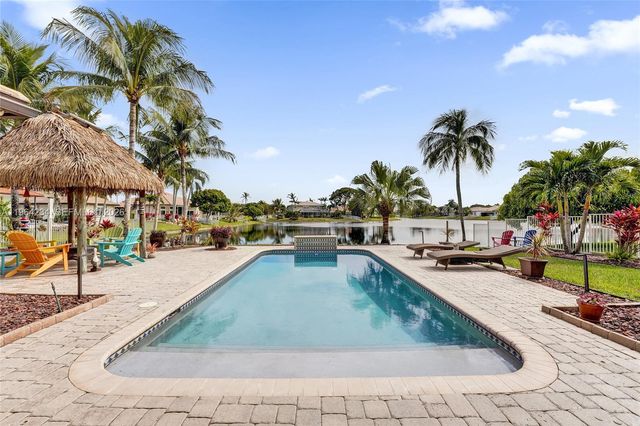 6686 SW 166th Dr, Pembroke Pines, FL 33331