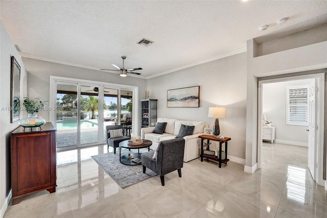 6686 SW 166th Dr, Pembroke Pines, FL 33331