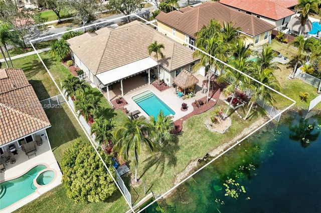 6686 SW 166th Dr, Pembroke Pines, FL 33331