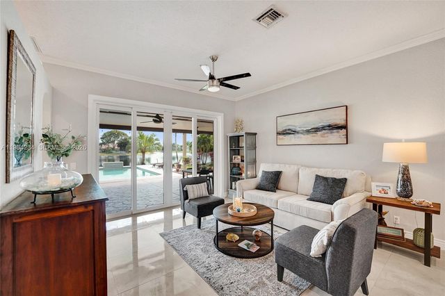 6686 SW 166th Dr, Pembroke Pines, FL 33331