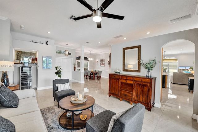 6686 SW 166th Dr, Pembroke Pines, FL 33331