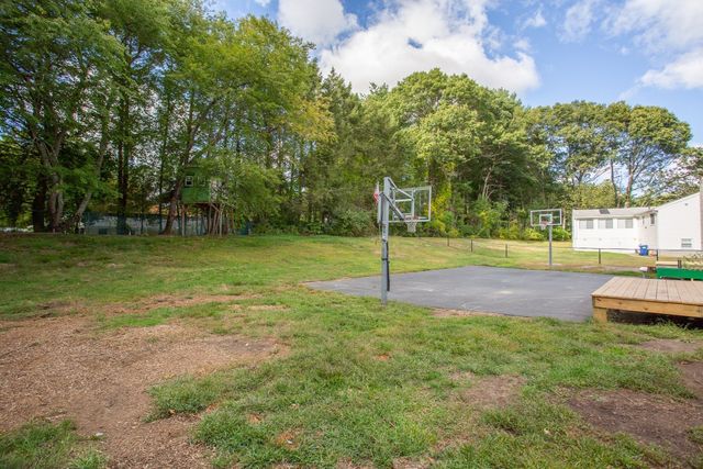 66 Eleanor Rd, Raynham, MA 02767
