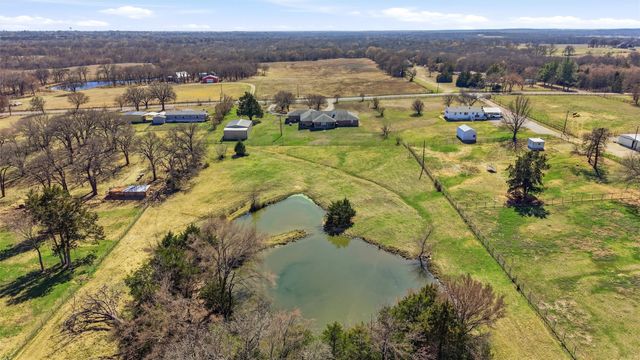 929 County Line Church Road, Whitesboro, TX 76273