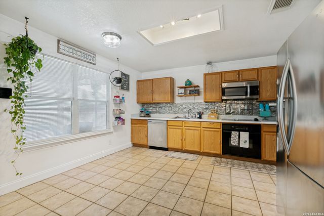 8902 CLOUDSTONE PL, Converse, TX 78109
