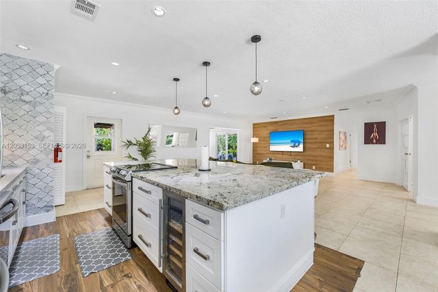11121 Griffing Blvd, Biscayne Park, FL 33161