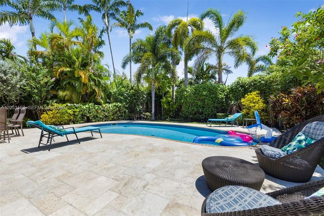 11121 Griffing Blvd, Biscayne Park, FL 33161