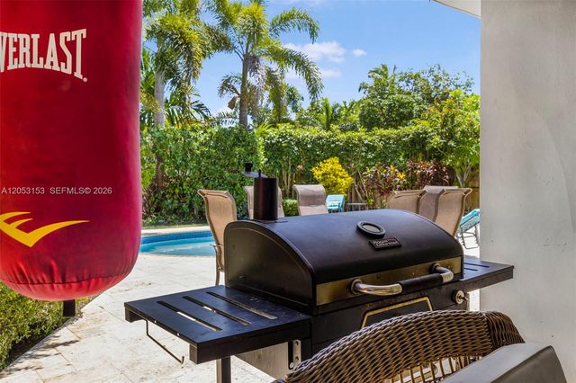 11121 Griffing Blvd, Biscayne Park, FL 33161
