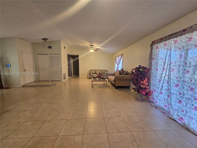 4673 SW Obelisk St, Port St. Lucie, FL 34953