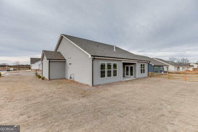 210 Oakdale Road 37, Jefferson, GA 30549