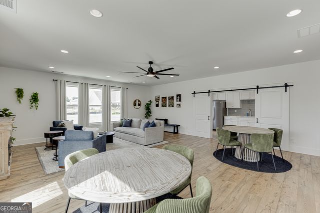 210 Oakdale Road 37, Jefferson, GA 30549