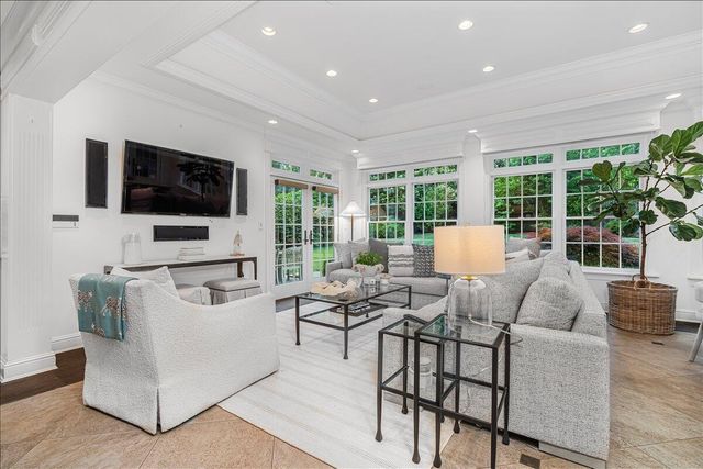 1371 Strawberry Lane, Lexington, KY 40502