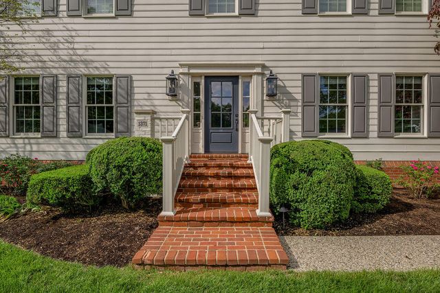 1371 Strawberry Lane, Lexington, KY 40502