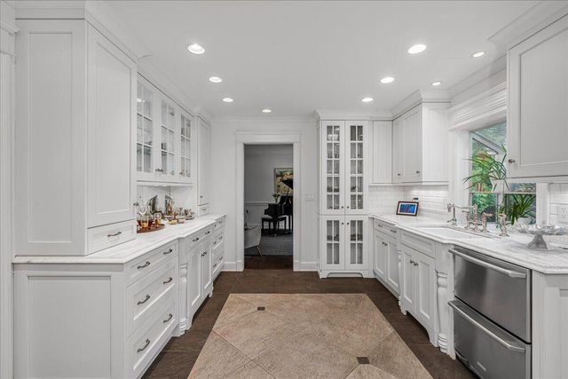 1371 Strawberry Lane, Lexington, KY 40502