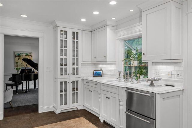 1371 Strawberry Lane, Lexington, KY 40502