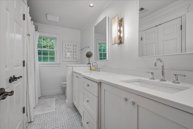 1371 Strawberry Lane, Lexington, KY 40502