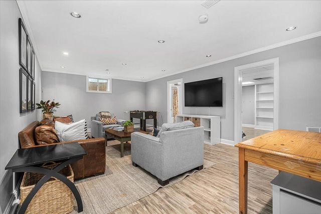 1371 Strawberry Lane, Lexington, KY 40502