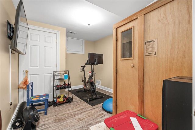 1371 Strawberry Lane, Lexington, KY 40502