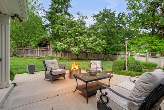 1371 Strawberry Lane, Lexington, KY 40502