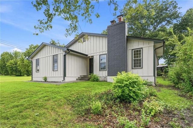 13201 Craig Avenue, Grandview, MO 64030