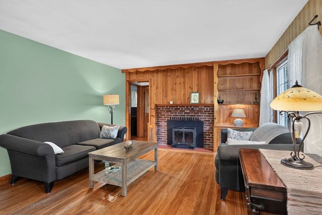 141 Holliston St, Medway, MA 02053